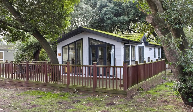 Azure Retreats - Beautiful Sea View - UK48810