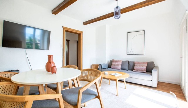 Azure Suite - Free Parking - Helle 3-BR Wohnung