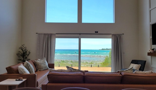 Azure Vista: Lakefront | Game room | Hot tub
