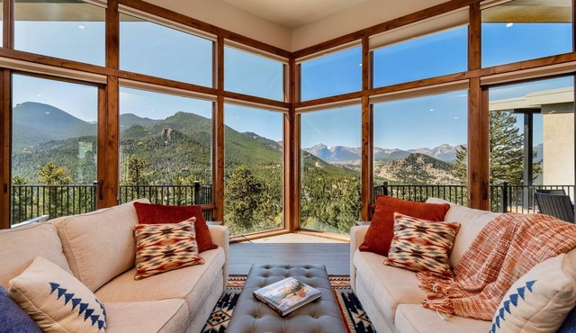 Azure Vista Vacation Home At Windcliff 3 Bedroom Home by Redawning