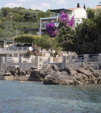 "Azzurra Apartments