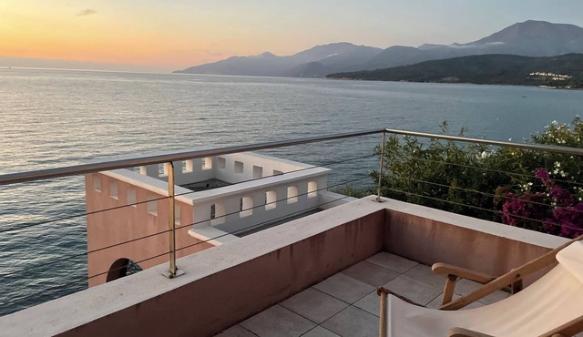 Bâtisse du 16e Siècle en Front de mer