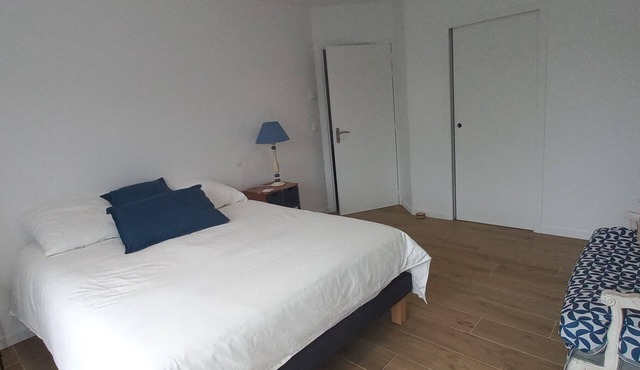 B&B À L'orée Des Bois “Chambre Loulou” with Private Terrace, Shared Garden and Wi-Fi