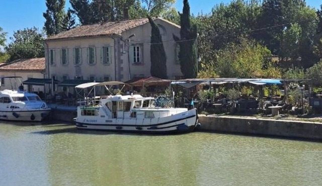 B&B at the entrance to the village, bordered by a river. 20 mn from Carcassonne