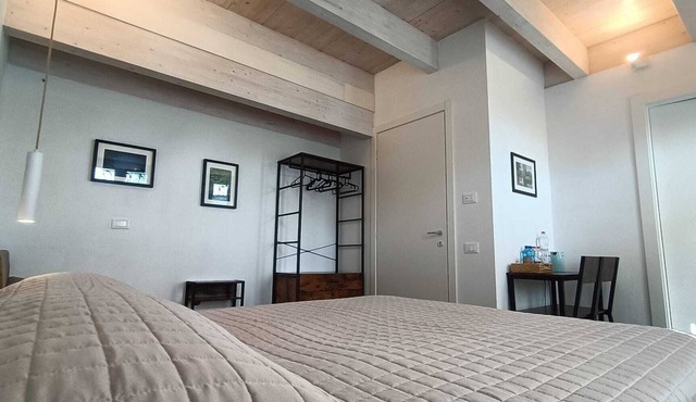 B&B Borgo Tre Case - Casoni room with breakfast, free Wi-Fi and parking