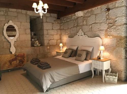 B&B Chambre d'hôte Estutt au château