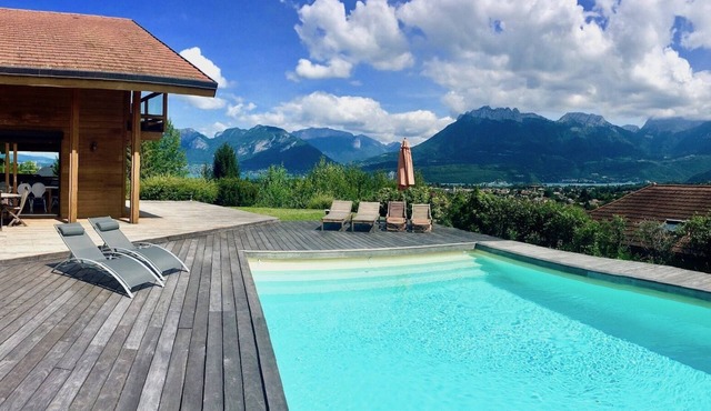 B&B Chez Besson Lake Annecy mountain and lake view
