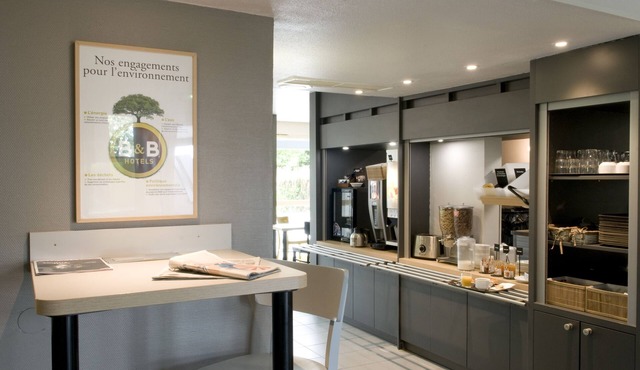 B&B HOTEL Amiens Longueau