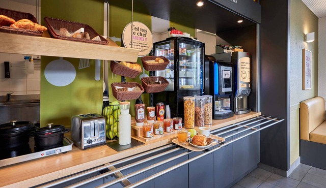 B&B HOTEL Caen Mémorial