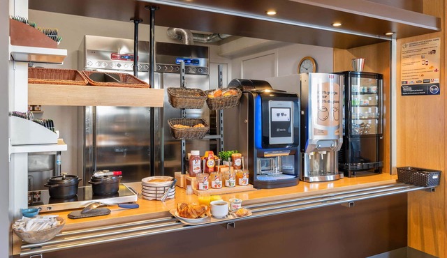 B&B HOTEL LYON St Bonnet Mi-Plaine