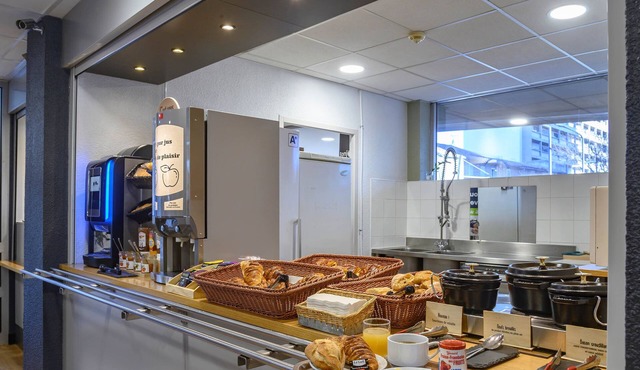 B&B HOTEL Nîmes Centre