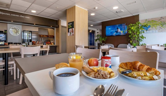 B&B HOTEL Niort Marais Poitevin Est