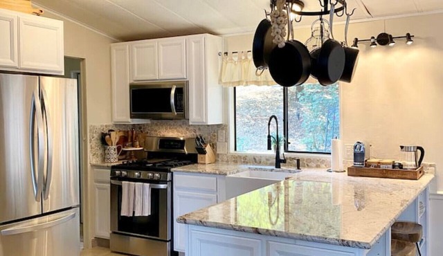 B-B Ranch Cottage~Heart of Gold Country~*HOT TUB*