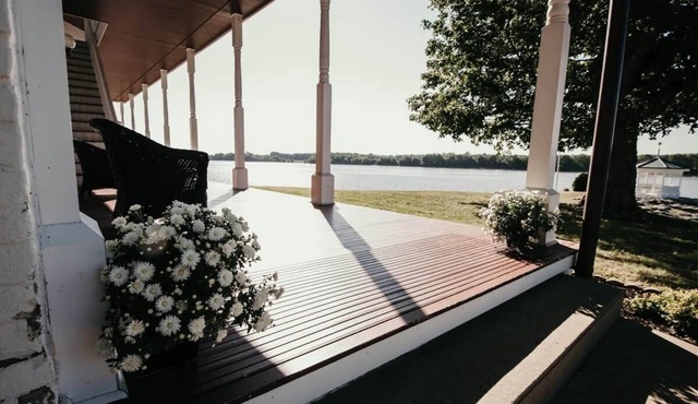B&B-River Views, Shawnee Getaway, Elizabeth Room