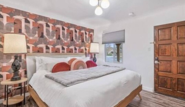 b.dune #7 King bedroom