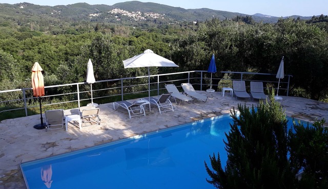 B-Holidayhome Matthaeus, -3 E on the Corfutrail/, 3 km to the sea