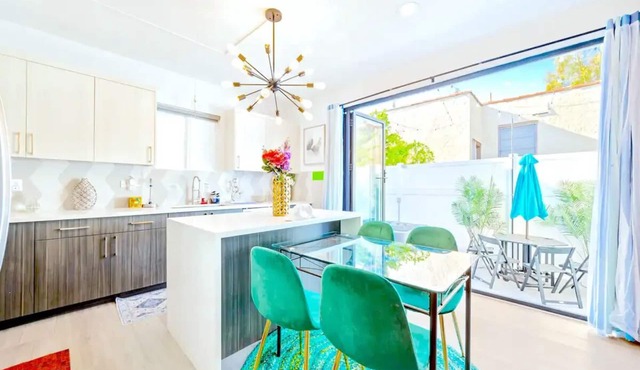 B. NoHo 3BR Retreat 15m to Universal + Patio + Parking: FIFA World Cup SoFi