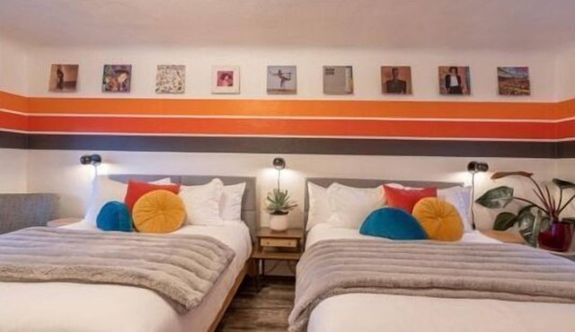 b.retro #3- Two queen sized beds