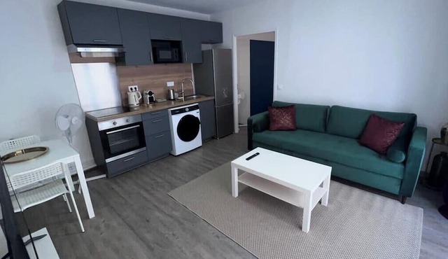 B11 - Gare, Paris, Disney au calme by Villa Dengous