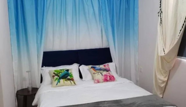 B2 Queen bedroom suite with big living and balcony