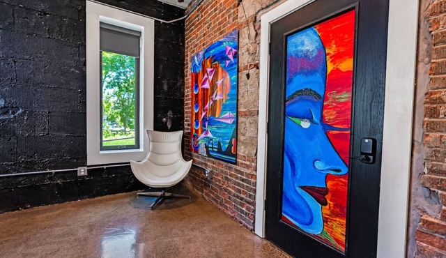 b3 Room1: Awareness King Suite