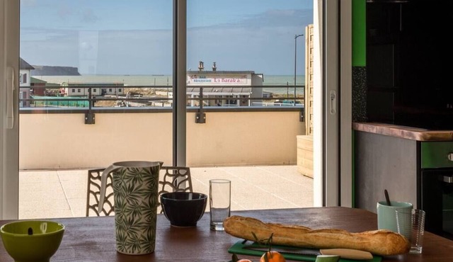 Babord, apartment with terrace and sea view, parking