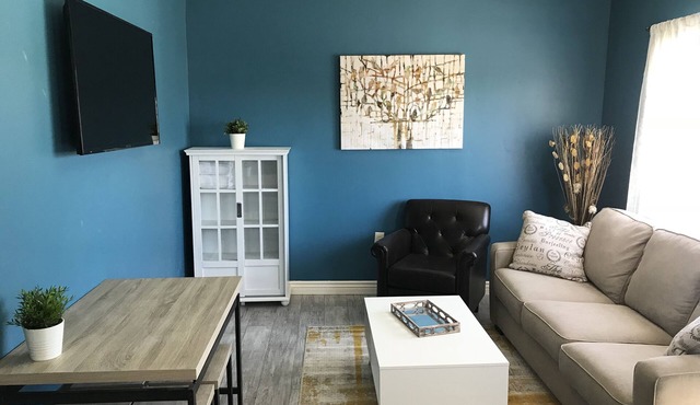 Baby Blue Sky - Remodeled with Nearby Trails