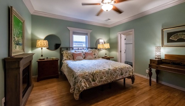 Baby & Child friendly - Renovated Craftsman - Prime Location! - High Walkability