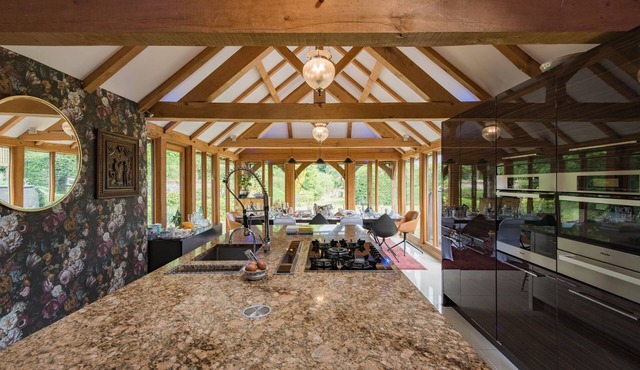 Bacchus - a holiday let that sleeps 20 guests in 7 bedrooms