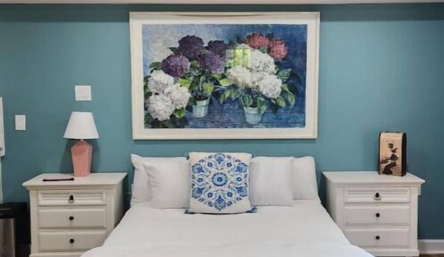 Bacchus Cottage at WIllow Creek Winery