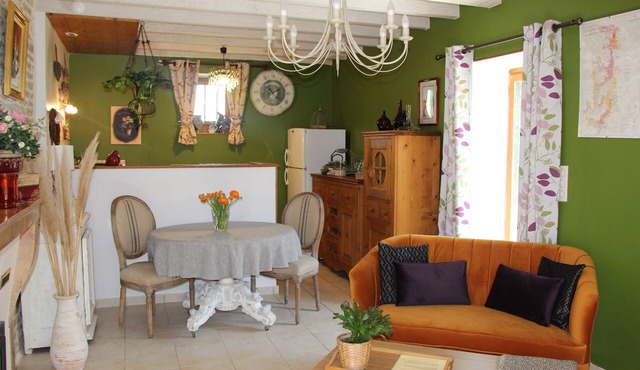 Bacchus cottage, quiet cottage