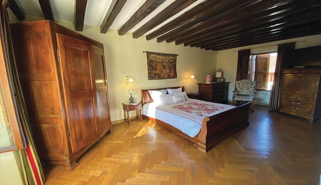 Bach room in house with jacuzzi, swimming pool, terrace and barbecue