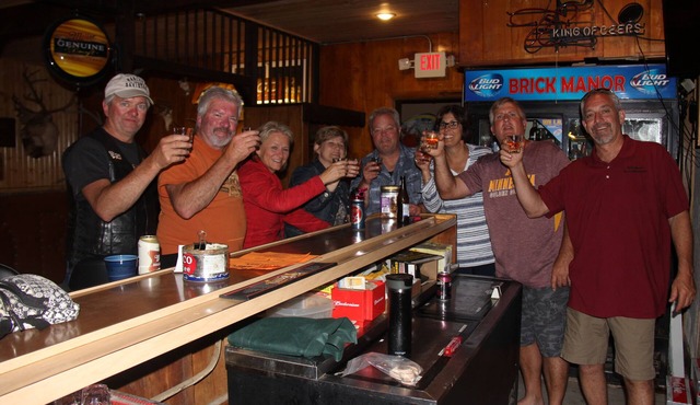 Bachelor/hunting lodge