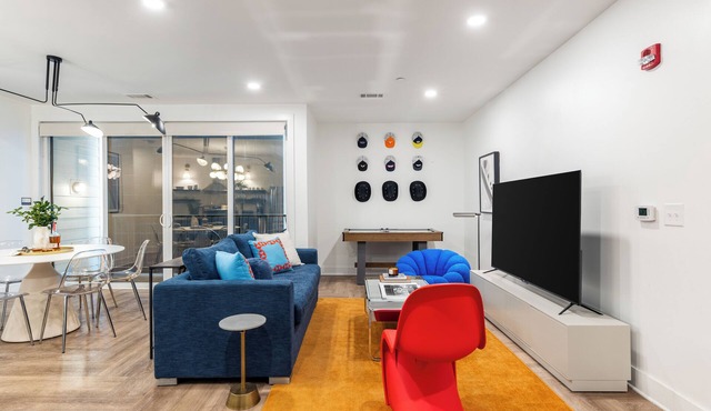 Bachelor Loft w/Air Hockey, Balcony & Rooftop | Mins to Broadway and Downtown