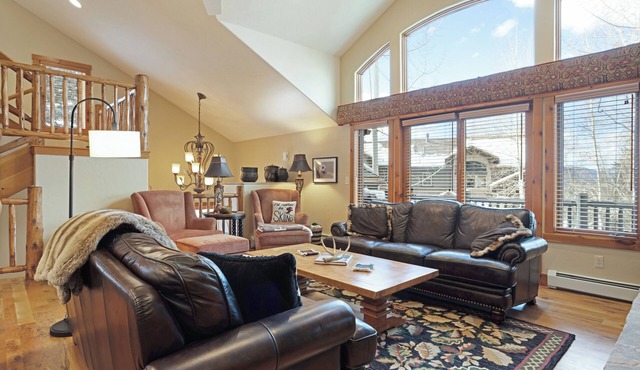 Bachelor Springs 44 - Luxury Retreat - 4 Bedrooms - Great For Couples & Families