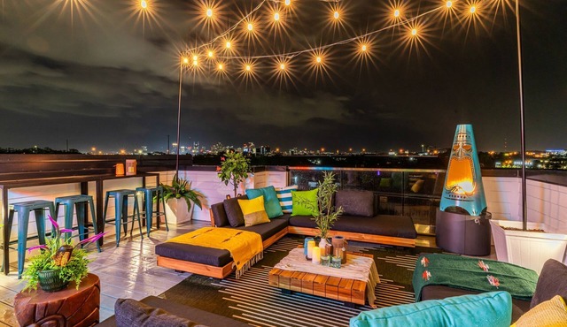 Bachelorette Escape near DT | Game Room + Hot Tub