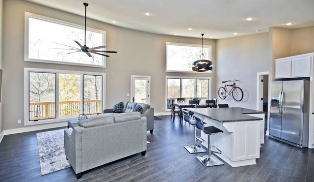 Back 40 ENTRANCE in backyard! 15 minutes to entertainment.