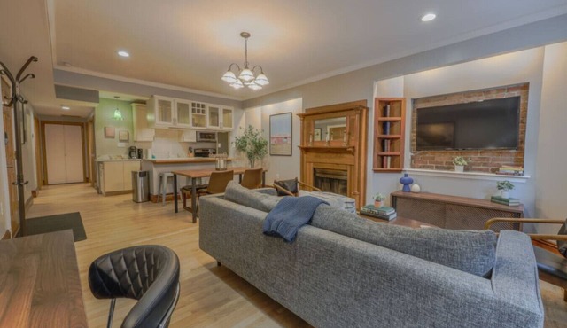 Back Bay 2Bed 2Bath w/Patio!