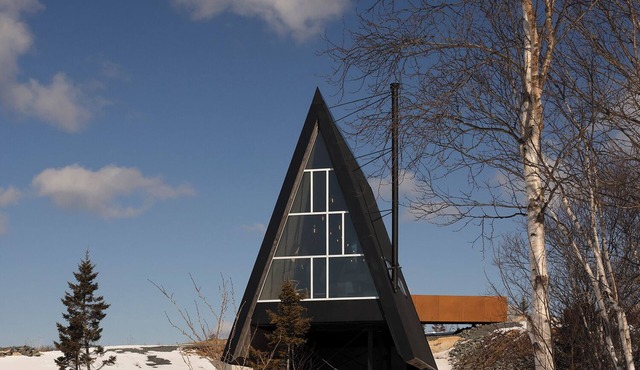 Back Bay A-Frame: Coastal Escape in Terence Bay’s Wild Beauty