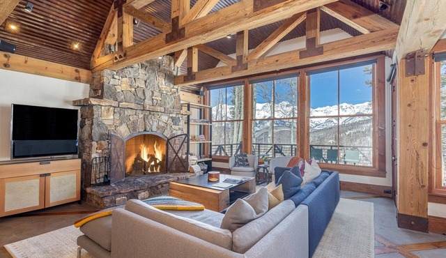 Back Door Ski In/out Fireplace, Hot Tub, Huge Views Alpine Luxury At Copper Hollow 6 Bedroom Home by RedAwning