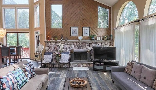 Back! Escape to the all updated Luxury Poconos Retreat with indoor Hottub!