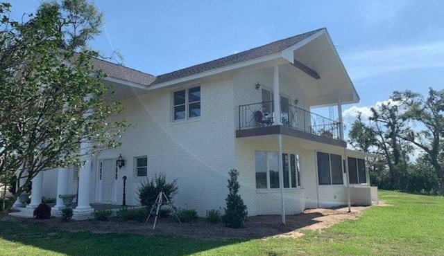 Back of the Moon Lodge -Spring Creek-Lake Seminole