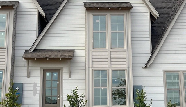 Back To College! 3 Bed Rooms 2.5 Bathroom- College Street near 280