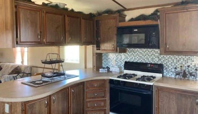 Backbone Ranch- 3BR/2Bath Rustic Country Living