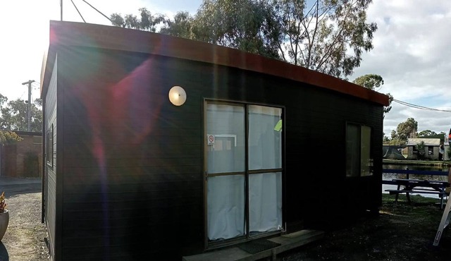 Backpacker / Work Time Accommodation in Cabin Park