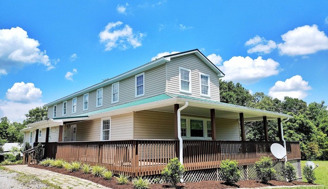Backwoods Family Getaway! 3 Bedroom house!