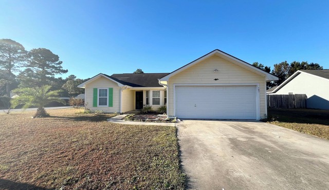 Backyard lake,near I- 95,To zoo,cumberland park,kingsbay base navy base,beaches