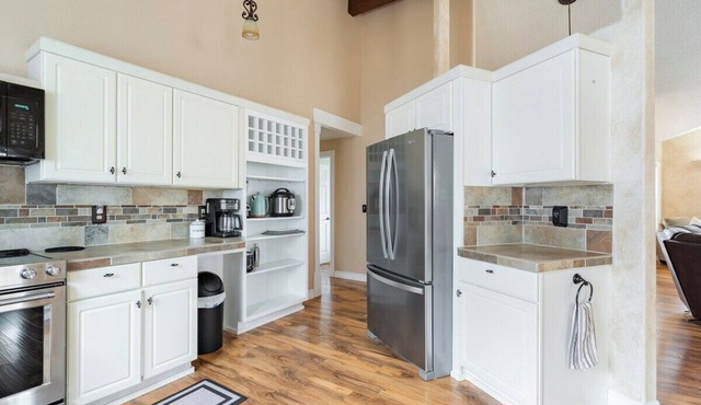 Backyard Oasis Close to Town Fast Wi-fi Quiet