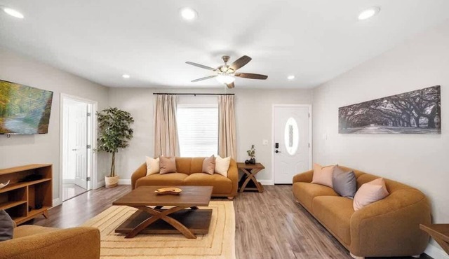 Backyard Oasis in the Woods Streets RCC/DWTN/CBU