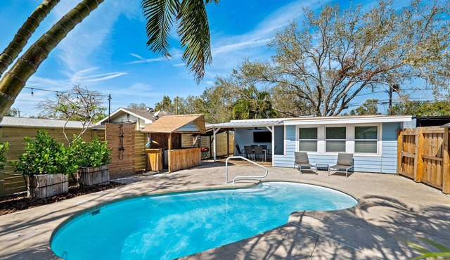 Backyard Oasis Minutes To Beaches